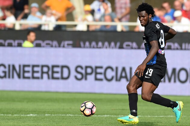 BERGAMO, ITALY - SEPTEMBER 11:  Franck Kessie of Atalanta BC in action during the Serie a match between Atalanta BC and FC Torino at Stadio Atleti Azzurri d'Italia on September 11, 2016 in Bergamo, Italy.  (Photo by Pier Marco Tacca/Getty Images)