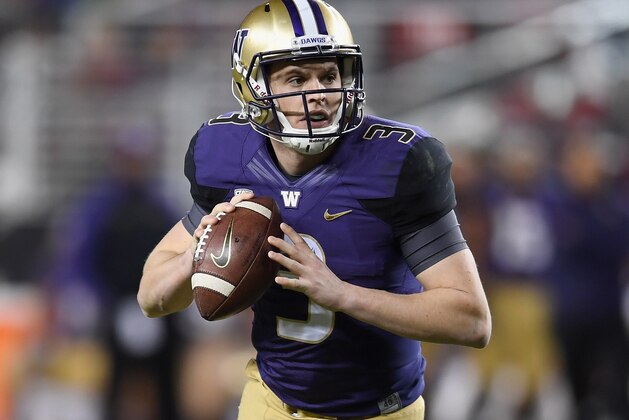 SANTA CLARA, CA - DECEMBER 02:  Jake Browning #3 of the Washington Huskies looks to pass the ball against the Colorado Buffaloes during the Pac-12 Championship game at Levi's Stadium on December 2, 2016 in Santa Clara, California.  (Photo by Thearon W. Henderson/Getty Images)