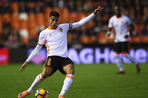 VALENCIA, SPAIN - DECEMBER 04:  Joao Cancelo of Valencia in action during the La Liga match between Valencia CF and Malaga CF at Mestalla Stadium on December 04, 2016 in Valencia, Spain.  (Photo by Manuel Queimadelos Alonso/Getty Images)