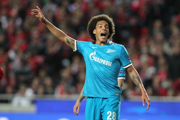 LISBON, PORTUGAL - FEBRUARY 16: FC Zenit's midfielder Axel Witsel during the match between SL Benfica and FC Zenit for the UEFA Champions League Round of 16 First Leg at Estadio da Luz on February 16, 2016 in Lisbon, Portugal.  (Photo by Carlos Rodrigues/Getty Images)