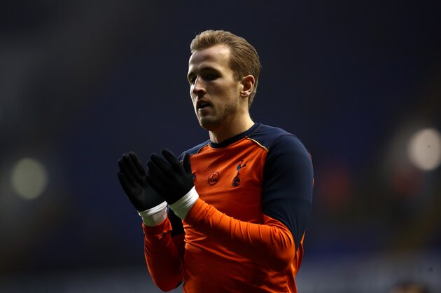 LONDON, ENGLAND - DECEMBER 18:  Harry Kane of Tottenham Hotspur warms up prior to kick off during the Premier League match between Tottenham Hotspur and Burnley at White Hart Lane on December 18, 2016 in London, England.  (Photo by Julian Finney/Getty Images)