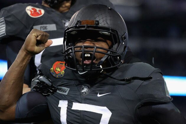 BALTIMORE, MD - DECEMBER 10:  Quarterback Ahmad Bradshaw #17 of the Army Black Knights celebrates after scoring a touchdown in the fourth quarter of their 21-17 win over the Navy Midshipmen at M&T Bank Stadium on December 10, 2016 in Baltimore, Maryland.  (Photo by Rob Carr/Getty Images)