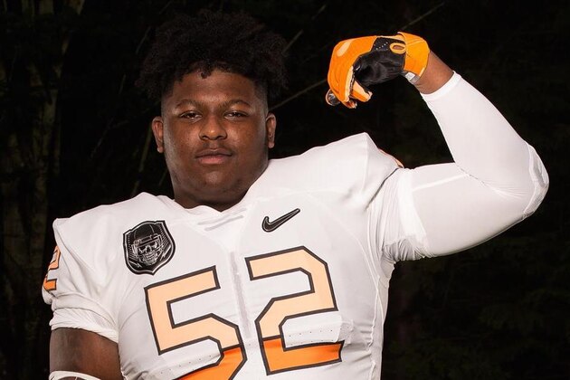 Michigan added a stud interior lineman in 4-star center Cesar Ruiz on Monday. With the pledge, the Wolverines are now ranked No. 4 in Scout's team recruiting rankings.