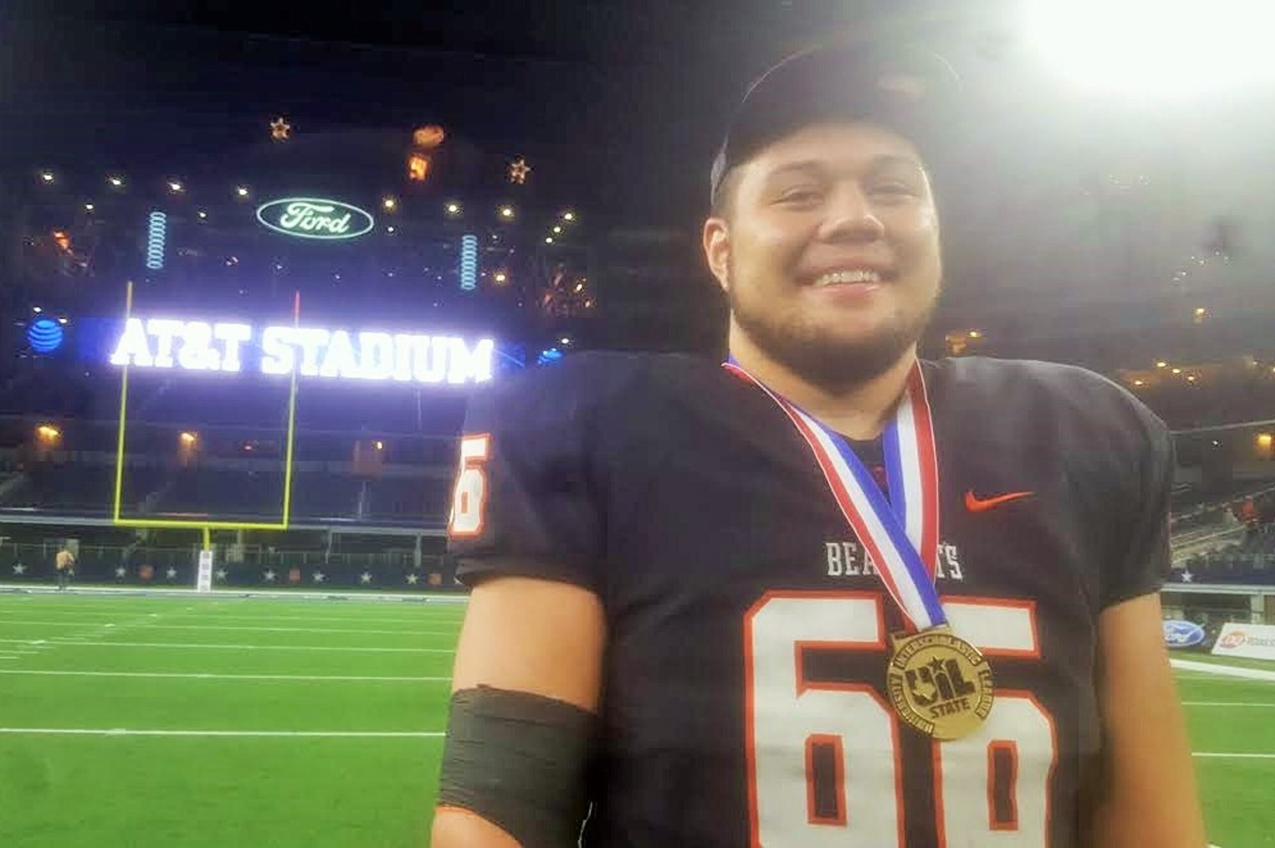 A move-in from California, Aledo, Texas 4-star offensive tackle Chuck Filiaga said he will release his top three schools this week. A move-in from California, Aledo, Texas 4-star offensive tackle Chuck Filiaga said he will release his top three schools this week.