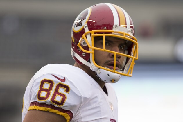 PHILADELPHIA, PA - DECEMBER 11: Jordan Reed #86 of the Washington Redskins looks on prior to the game against the Philadelphia Eagles at Lincoln Financial Field on December 11, 2016 in Philadelphia, Pennsylvania. (Photo by Mitchell Leff/Getty Images)