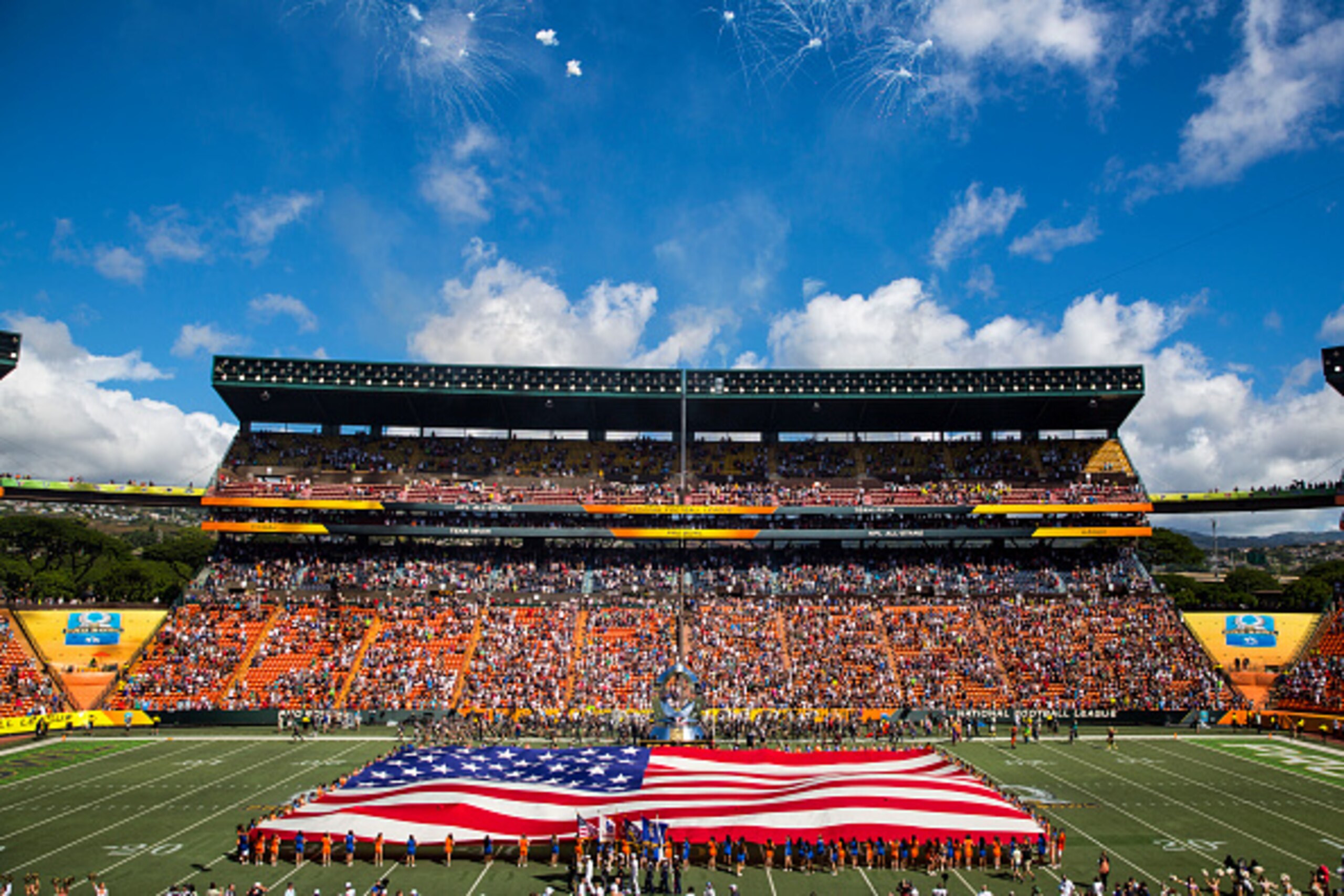 HONOLULU, HI -  SUNDAY, JANUARY 31:  A general view of Aloha Stadium during the sining of the National Anthem before the start of the 2016 NFL Pro Bowl at Aloha Stadium on January 31, 2016 in Honolulu, Hawaii.Team Irvin defeated Team Rice 49-27.  (Photo by Kent Nishimura/Getty Images)
