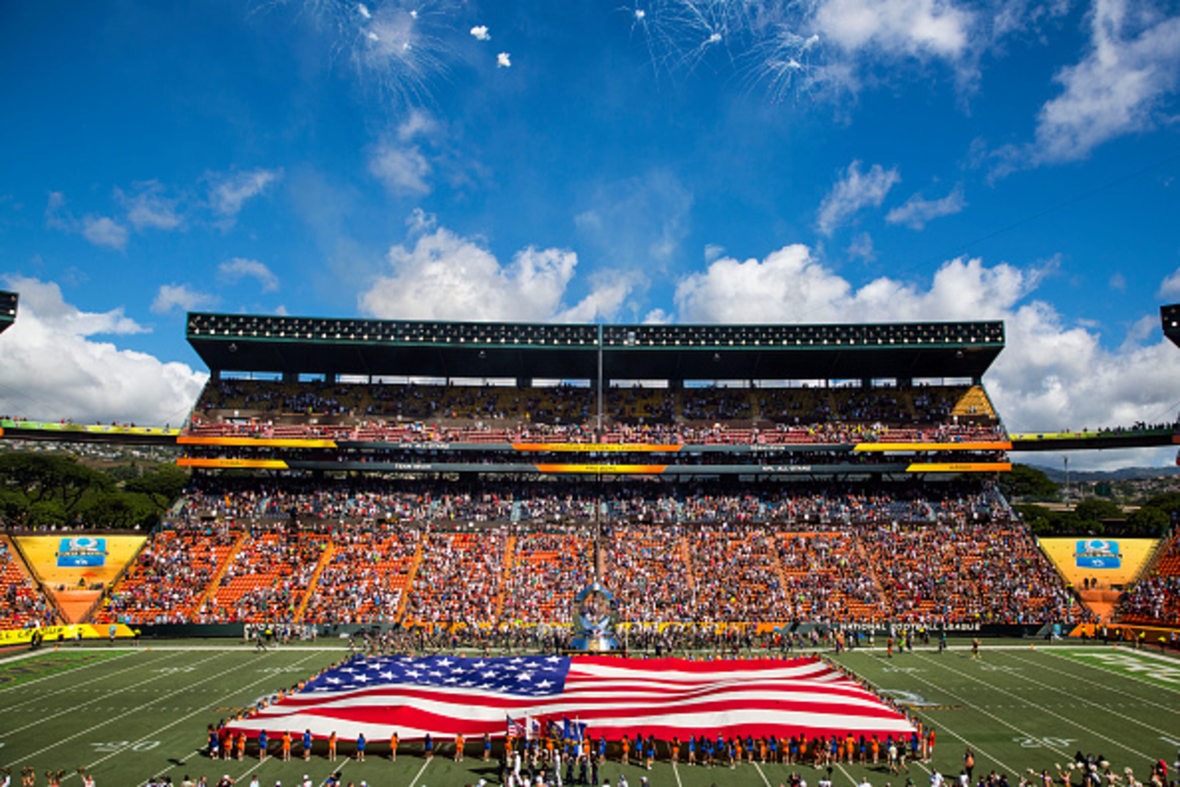 HONOLULU, HI -  SUNDAY, JANUARY 31:  A general view of Aloha Stadium during the sining of the National Anthem before the start of the 2016 NFL Pro Bowl at Aloha Stadium on January 31, 2016 in Honolulu, Hawaii.Team Irvin defeated Team Rice 49-27.  (Photo by Kent Nishimura/Getty Images)