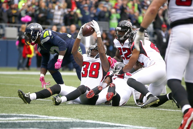 SEATTLE, WA - OCTOBER 16:  Safety Dashon Goldson #38 of the Atlanta Falcons reacts after a play against the Seattle Seahawks at CenturyLink Field on October 16, 2016 in Seattle, Washington.  (Photo by Otto Greule Jr/Getty Images)