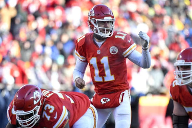 Kansas City Chiefs quarterback Alex Smith (11) signals a play during the second half of an NFL football game against the Tennessee Titans in Kansas City, Mo., Sunday, Dec. 18, 2016. (AP Photo/Ed Zurga)