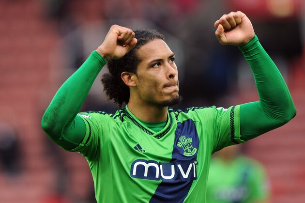 STOKE ON TRENT, ENGLAND - MARCH 12:  Virgil Van Dijk of Southampton celebrates at full time after the Barclays Premier League match between Stoke City and Southampton at Britannia Stadium on March 12, 2016 in Stoke on Trent, England.  (Photo by Sam Bagnall - AMA/Getty Images)
