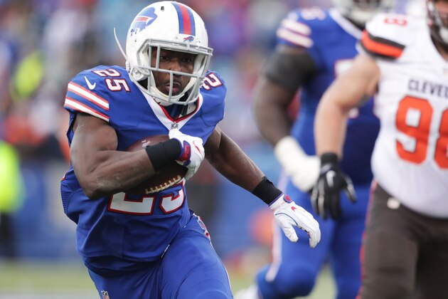ORCHARD PARK, NY - DECEMBER 18:  LeSean McCoy #25 of the Buffalo Bills runs the ball against the Cleveland Browns during the first half at New Era Field on December 18, 2016 in Orchard Park, New York.  (Photo by Brett Carlsen/Getty Images)