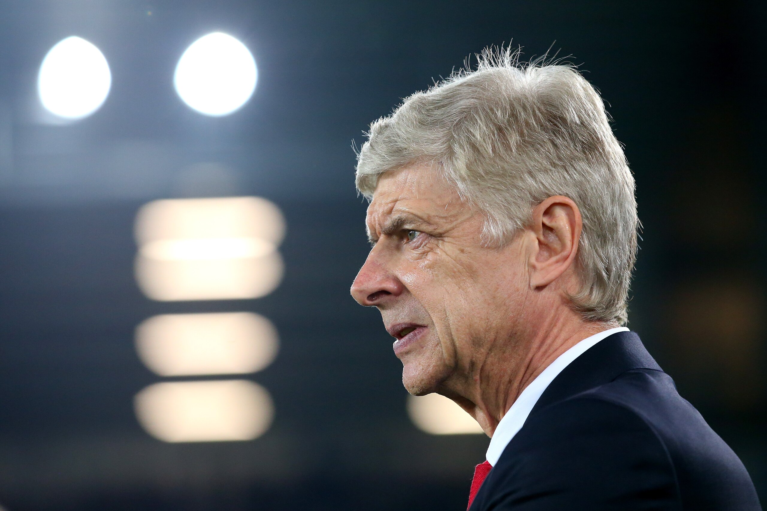 LIVERPOOL, ENGLAND - DECEMBER 13:  Arsene Wenger, Manager of Arsenal looks on during the Premier League match between Everton and Arsenal at Goodison Park on December 13, 2016 in Liverpool, England.  (Photo by Alex Livesey/Getty Images)