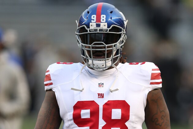 PITTSBURGH, PA - DECEMBER 04:  Damon Harrison #98 of the New York Giants looks on before the game against the Pittsburgh Steelers at Heinz Field on December 4, 2016 in Pittsburgh, Pennsylvania. The Steelers defeated the Giants 24-14.  (Photo by Rob Leiter via Getty Images)