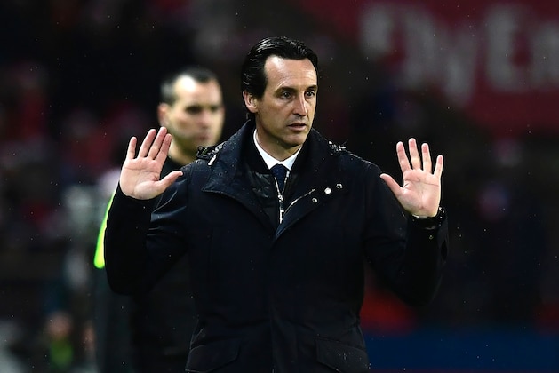 Paris Saint-Germain's Spanish headcoach Unai Emery reacts during the French L1 football match between PSG and Lorient at the Parc des Princes, western Paris, on December 21, 2016. / AFP / Miguel MEDINA        (Photo credit should read MIGUEL MEDINA/AFP/Getty Images)