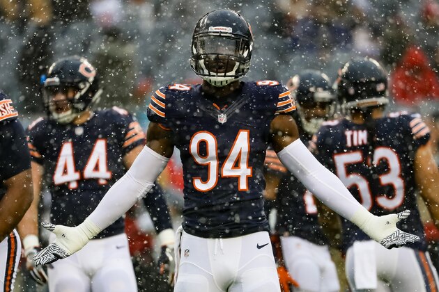 CHICAGO, IL - DECEMBER 04:  Leonard Floyd #94 of the Chicago Bears warms up prior to the game against the San Francisco 49ers at Soldier Field on December 4, 2016 in Chicago, Illinois.  (Photo by Jonathan Daniel/Getty Images)