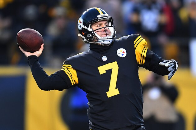 PITTSBURGH, PA - DECEMBER 25:  Ben Roethlisberger #7 of the Pittsburgh Steelers drops back to pass in the first half during the game against the Baltimore Ravens at Heinz Field on December 25, 2016 in Pittsburgh, Pennsylvania. (Photo by Joe Sargent/Getty Images)