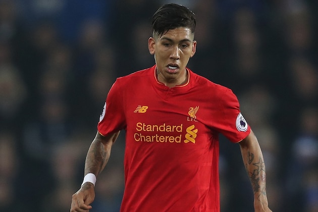 LIVERPOOL, ENGLAND - DECEMBER 19: Roberto Firmino of Liverpool in action during the Premier League match between Everton and Liverpool at Goodison Park on December 19, 2016 in Liverpool, England. (Photo by Chris Brunskill Ltd/Getty Images)