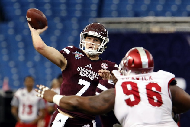 ST. PETERSBURG, FL - DECEMBER 26: Quarterback Nick Fitzgerald #7 of the Mississippi State Bulldogs throws a pass during the second quarter against the Miami (Oh) Redhawks in the St. Petersburg Bowl at Tropicana Field on December 26, 2016, in St. Petersburg, Florida. (Photo by Joseph Garnett, Jr. /Getty Images)