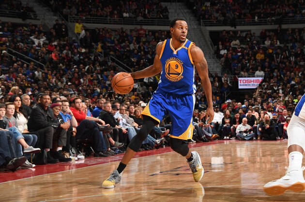 AUBURN HILLS, MI - DECEMBER 23:  Andre Iguodala #9 of the Golden State Warriors handles the ball during a game against the Detroit Pistons on December 23, 2016 at The Palace of Auburn Hills in Auburn Hills, Michigan. NOTE TO USER: User expressly acknowledges and agrees that, by downloading and/or using this photograph, user is consenting to the terms and conditions of the Getty Images License Agreement. Mandatory Copyright Notice: Copyright 2016 NBAE (Photo by Chris Schwegler/NBAE via Getty Images)