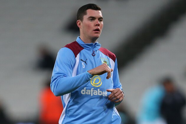 STRATFORD, ENGLAND - DECEMBER 14: Michael Keane of Burnley warms up before the Premier League match between West Ham United and Burnley at London Stadium on December 14, 2016 in Stratford, England. (Photo by Catherine Ivill - AMA/Getty Images)