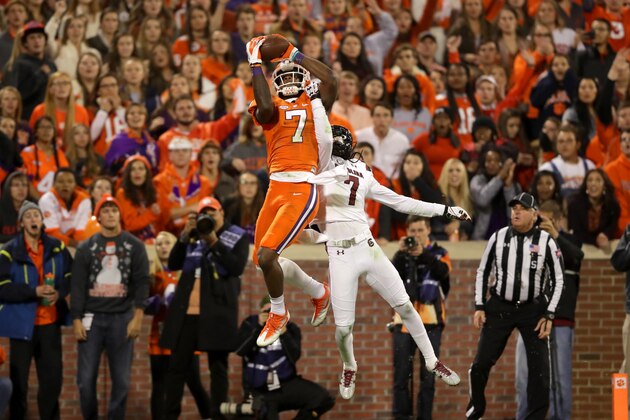 CLEMSON, SC - NOVEMBER 26:  Mike Williams #7 of the Clemson Tigers makes a touchdown catch over Jamarcus King #7 of the South Carolina Gamecocks during their game at Memorial Stadium on November 26, 2016 in Clemson, South Carolina.  (Photo by Streeter Lecka/Getty Images)