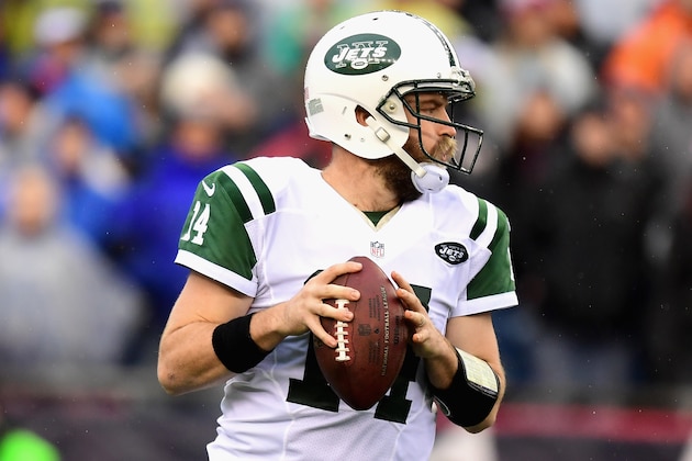 FOXBORO, MA - DECEMBER 24: Ryan Fitzpatrick #14 of the New York Jets looks to throw during the second quarter of a game against the New England Patriots at Gillette Stadium on December 24, 2016 in Foxboro, Massachusetts.  (Photo by Billie Weiss/Getty Images)