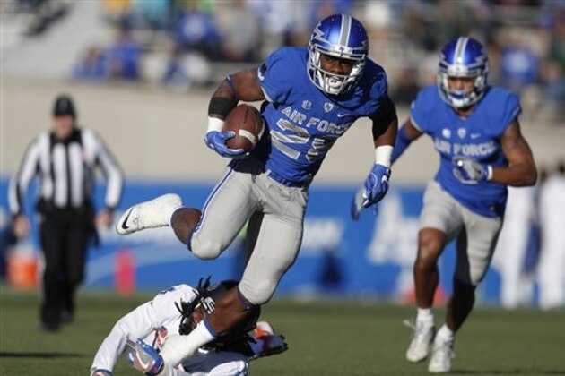 Air Force Falcons running back Jacobi Owens (28) in the first half of an NCAA college football game Friday, Nov. 25, 2016, at Air Force Academy, Colo. (AP Photo/David Zalubowski)