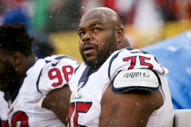 GREEN BAY, WI - DECEMBER 04:  Vince Wilfork #75 of the Houston Texans sits on the sideline in the third quarter against the Green Bay Packers at Lambeau Field on December 4, 2016 in Green Bay, Wisconsin. (Photo by Dylan Buell/Getty Images)