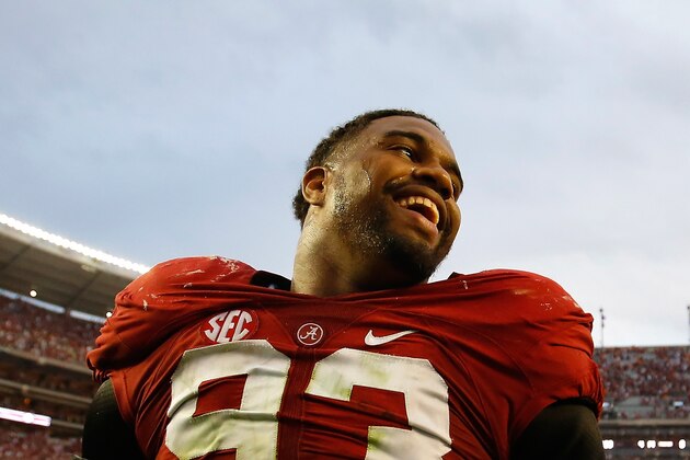 TUSCALOOSA, AL - OCTOBER 24:  Jonathan Allen #93 of the Alabama Crimson Tide celebrates their 19-14 win over the Tennessee Volunteers at Bryant-Denny Stadium on October 24, 2015 in Tuscaloosa, Alabama.  (Photo by Kevin C. Cox/Getty Images)