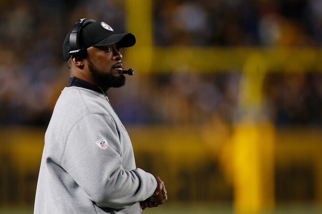 PITTSBURGH, PA - DECEMBER 25:  Head Coach Mike Tomlin of the Pittsburgh Steelers looks on from the sidelines in the first half during the game between the Pittsburgh Steelers and the Baltimore Ravens at Heinz Field on December 25, 2016 in Pittsburgh, Pennsylvania. (Photo by Justin K. Aller/Getty Images)