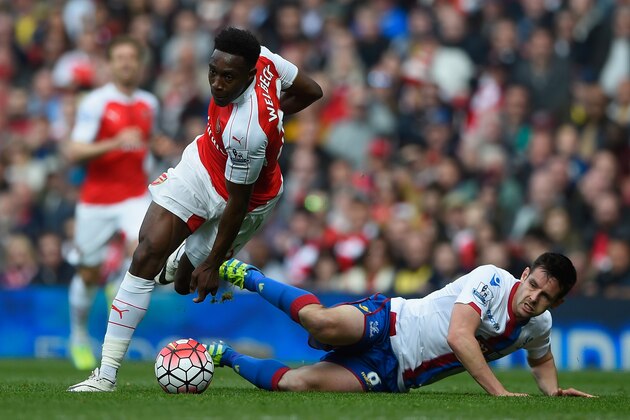 LONDON, ENGLAND - APRIL 17:  Danny Welbeck of Arsenal gets past Scott Dann of Crystal Palace during the Barclays Premier League match between Arsenal and Crystal Palace at the Emirates stadium on April 17, 2016.  (Photo by Mike Hewitt/Getty Images)