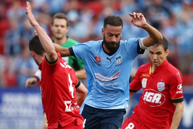 ADELAIDE, AUSTRALIA - DECEMBER 26:  Alex Brosque of Sydney runs with the ball during the round 12 A-League match between Adelaide United and Sydney FC at Coopers Stadium on December 26, 2016 in Adelaide, Australia.  (Photo by Morne de Klerk/Getty Images)