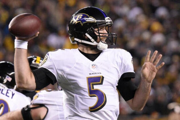 Baltimore Ravens quarterback Joe Flacco (5) throws a pass during the first half of an NFL football game against the Pittsburgh Steelers in Pittsburgh, Sunday, Dec. 25, 2016. (AP Photo/Don Wright)