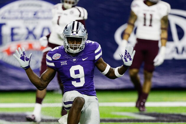 HOUSTON, TX - DECEMBER 28:  Byron Pringle #9 of the Kansas State Wildcats celebrates after a 79 yard touchdown reception against the Texas A&M Aggies in the AdvoCare V100 Texas Bowl on December 28, 2016 in Houston, Texas.  (Photo by Bob Levey/Getty Images)