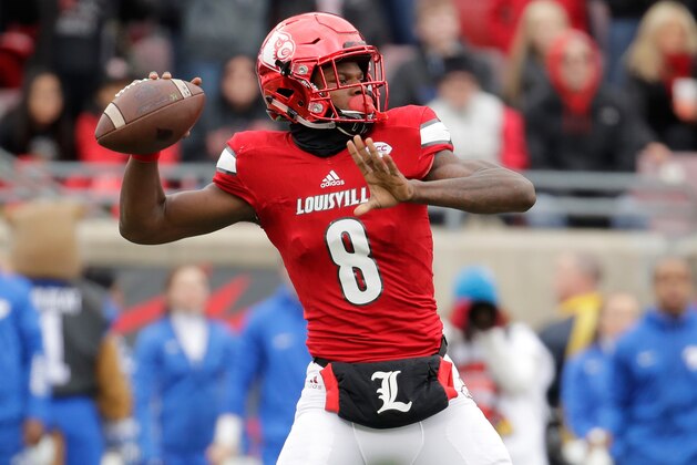 LOUISVILLE, KY - NOVEMBER 26:  Lamar Jackson