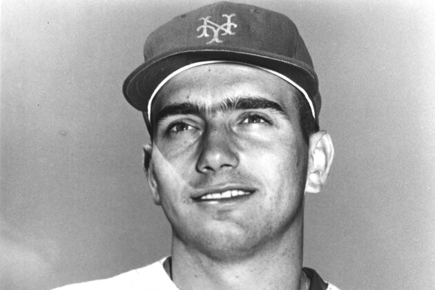 1960s: New York Mets player Chris Cannizzaro smiling in a portrait pose. (Photo by Rogers Photo Archive/Getty images.)