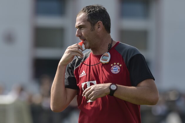 Bayern Munich's assistent coach Paul Clement in action at the club's training area in the southern German city of Munich on July 11, 2016. / AFP / GUENTER SCHIFFMANN        (Photo credit should read GUENTER SCHIFFMANN/AFP/Getty Images)