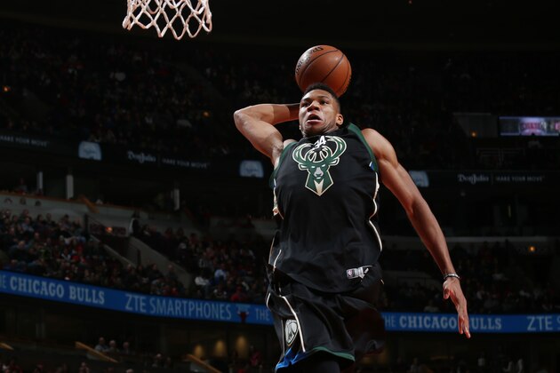 CHICAGO, IL - DECEMBER 31:  Giannis Antetokounmpo #34 of the Milwaukee Bucks goes up for a dunk during a game against the Chicago Bulls on December 31, 2016 at the United Center in Chicago, Illinois. NOTE TO USER: User expressly acknowledges and agrees that, by downloading and/or using this photograph, user is consenting to the terms and conditions of the Getty Images License Agreement. Mandatory Copyright Notice: Copyright 2016 NBAE (Photo by Gary Dineen/NBAE via Getty Images)