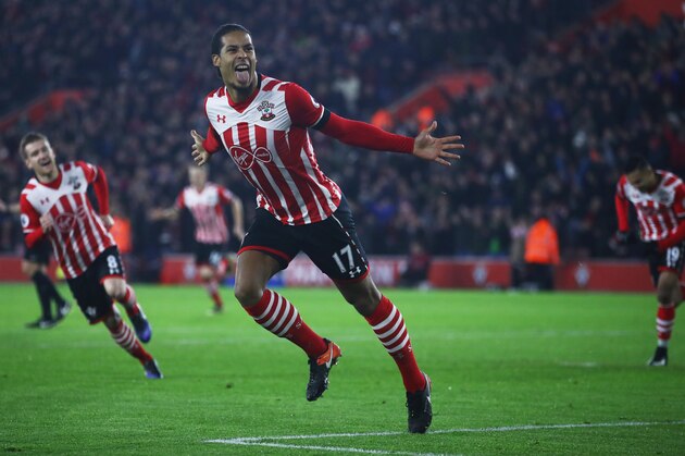 SOUTHAMPTON, ENGLAND - DECEMBER 28:  Virgil van Dijk of Southampton celebrates as he scores their first goal during the Premier League match between Southampton and Tottenham Hotspur at St Mary's Stadium on December 28, 2016 in Southampton, England.  (Photo by Julian Finney/Getty Images)