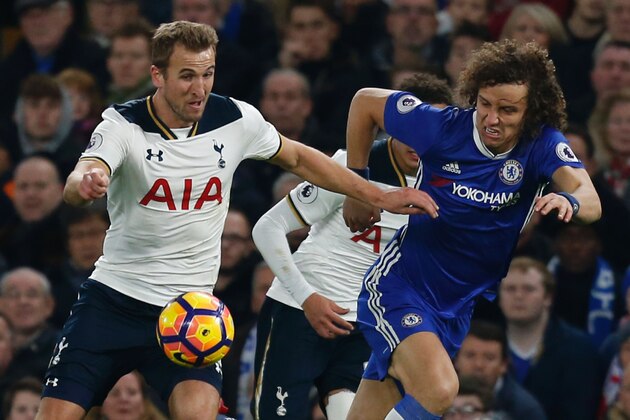 Tottenham Hotspur's English striker Harry Kane (L) vies with Chelsea's Brazilian defender David Luiz (R) during the English Premier League football match between Chelsea and Tottenham Hotspur at Stamford Bridge in London on November 26, 2016. / AFP / Ian KINGTON / RESTRICTED TO EDITORIAL USE. No use with unauthorized audio, video, data, fixture lists, club/league logos or 'live' services. Online in-match use limited to 75 images, no video emulation. No use in betting, games or single club/league/player publications.  /         (Photo credit should read IAN KINGTON/AFP/Getty Images)