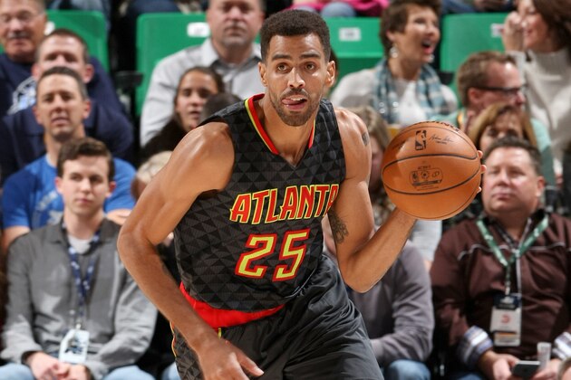 SALT LAKE CITY, UT - NOVEMBER 25: Thabo Sefolosha #25 of the Atlanta Hawks handles the ball against the Utah Jazz on November 25, 2016 at vivint.SmartHome Arena in Salt Lake City, Utah. NOTE TO USER: User expressly acknowledges and agrees that, by downloading and or using this Photograph, User is consenting to the terms and conditions of the Getty Images License Agreement. Mandatory Copyright Notice: Copyright 2016 NBAE (Photo by Melissa Majchrzak/NBAE via Getty Images)