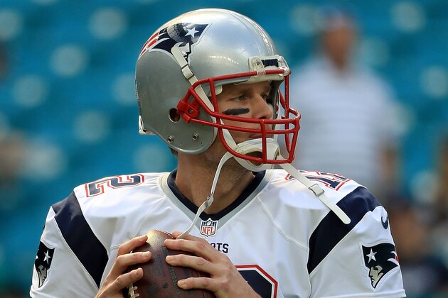 MIAMI GARDENS, FL - JANUARY 01:  Tom Brady #12 of the New England Patriots warms up during a game against the Miami Dolphins at Hard Rock Stadium on January 1, 2017 in Miami Gardens, Florida.  (Photo by Mike Ehrmann/Getty Images)