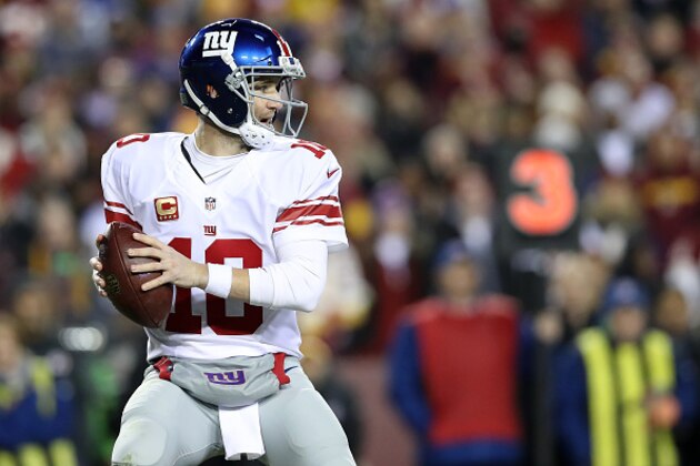 LANDOVER, MD - JANUARY 01: Quarterback Eli Manning #10 of the New York Giants passes the ball against the Washington Redskins in the fourth quarter at FedExField on January 1, 2017 in Landover, Maryland. (Photo by Rob Carr/Getty Images)