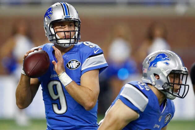 DETROIT, MI - JANUARY 1: Quarterback Matthew Stafford #9 of the Detroit Lions looks down field against the Green Bay Packers during first quarter action at Ford Field on January 1, 2017 in Detroit, Michigan (Photo by Gregory Shamus/Getty Images)
