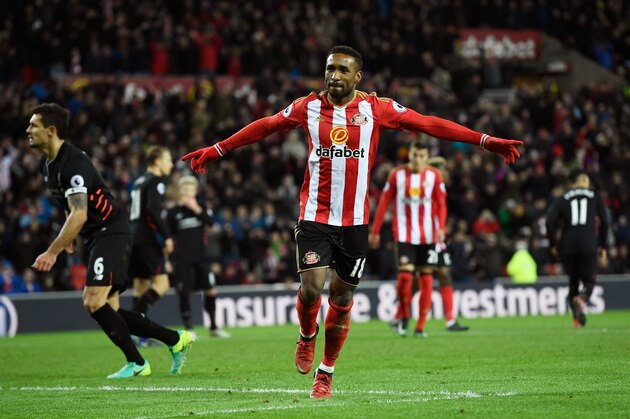 SUNDERLAND, ENGLAND - JANUARY 02: Jermain Defoe of Sunderland celebrates scoring his sides second goal from the penalty spot during the Premier League match between Sunderland and Liverpool at Stadium of Light on January 2, 2017 in Sunderland, England.  (Photo by Stu Forster/Getty Images)