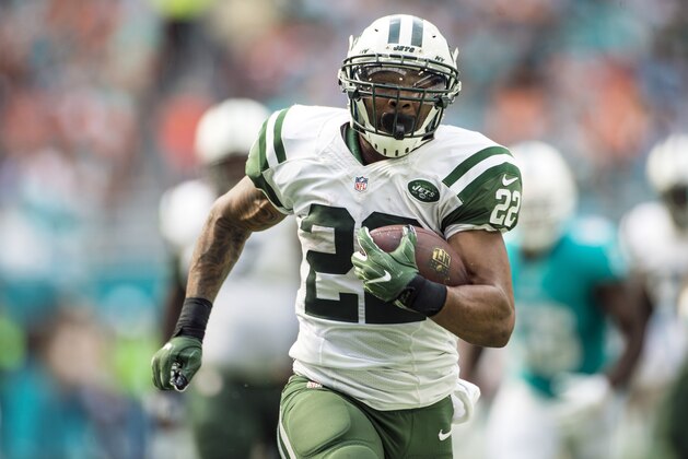 MIAMI GARDENS, FL - NOVEMBER 06:  Running back Matt Forte #22 of the New York Jets carries the ball during a NFL game against the Miami Dolphins at Hard Rock Stadium on November 6, 2016 in Miami Gardens, Florida.  (Photo by Ronald C. Modra/Sports Imagery/Getty Images)