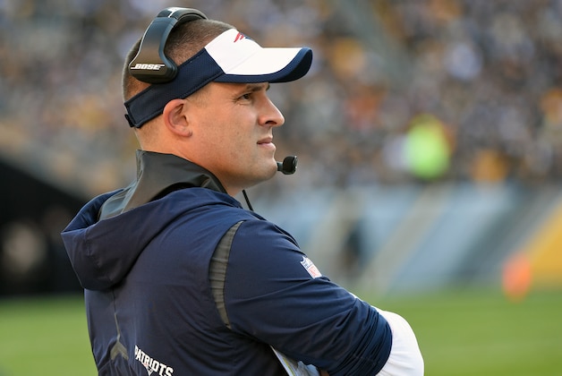 PITTSBURGH, PA - OCTOBER 23: Offensive coordinator/quarterbacks coach Josh McDaniels of the New England Patriots looks on from the sideline during a game against the Pittsburgh Steelers at Heinz Field on October 23, 2016 in Pittsburgh, Pennsylvania. The Patriots defeated the Steelers 27-16. (Photo by George Gojkovich/Getty Images)