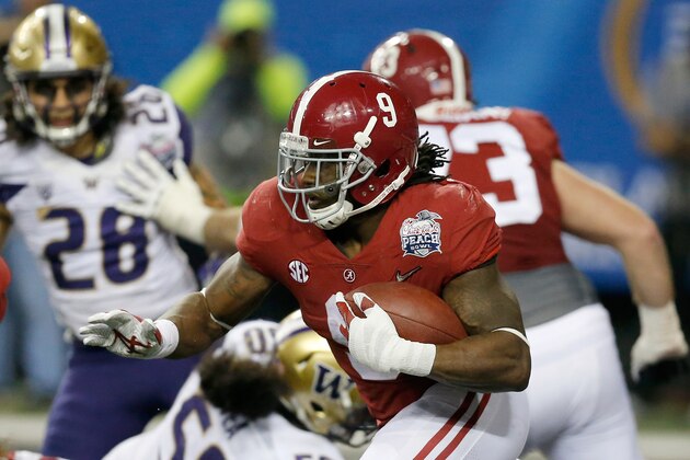 ATLANTA, GA - DECEMBER 31: Bo Scarbrough #9 of the Alabama Crimson Tide runs the ball against the Washington Huskies during the 2016 Chick-fil-A Peach Bowl at the Georgia Dome on December 31, 2016 in Atlanta, Georgia. (Photo by Mike Zarrilli/Getty Images) ATLANTA, GA - DECEMBER 31: Bo Scarbrough #9 of the Alabama Crimson Tide runs the ball against the Washington Huskies during the 2016 Chick-fil-A Peach Bowl at the Georgia Dome on December 31, 2016 in Atlanta, Georgia. (Photo by Mike Zarrilli/Getty Images)