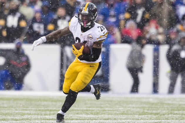 ORCHARD PARK, NY - DECEMBER 11:  Le'Veon Bell #26 of the Pittsburgh Steelers carries the ball during the game against the Buffalo Bills on December 11, 2016 at New Era Field in Orchard Park, New York. Pittsburgh defeats Buffalo 27-20.  (Photo by Brett Carlsen/Getty Images)