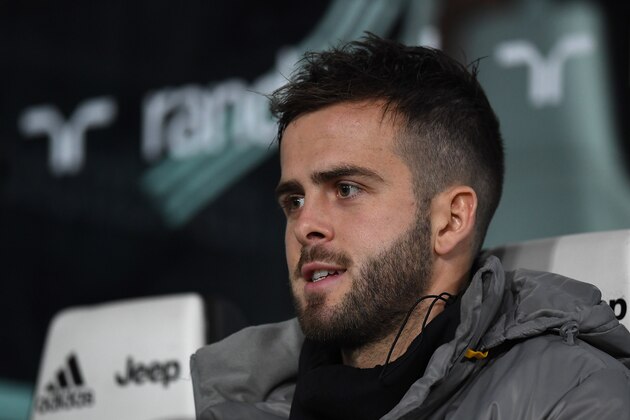 TURIN, ITALY - NOVEMBER 19:  Miralem Pjanic of Juventus FC sits on the bench prior to the Serie A match between Juventus FC and Pescara Calcio at Juventus Stadium on November 19, 2016 in Turin, Italy.  (Photo by Valerio Pennicino/Getty Images)